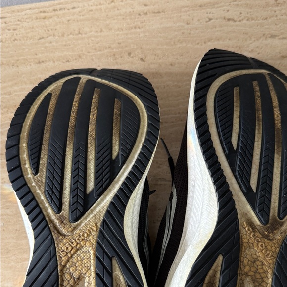 Saucony Black and White triumph Athletic Shoes men’s size 11 - Picture 7 of 8